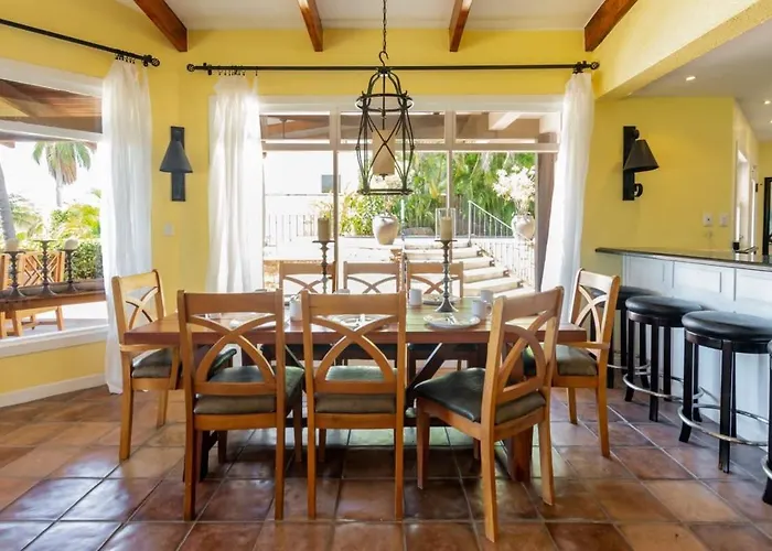 Luxury Five-bedroom Oasis In With A Private Pool And Stylish Decor * Playa Flamingo