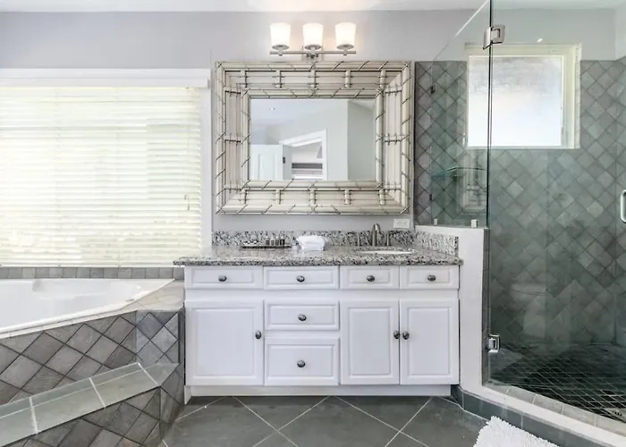 Luxury Five-bedroom Oasis In With A Private Pool And Stylish Decor * Playa Flamingo