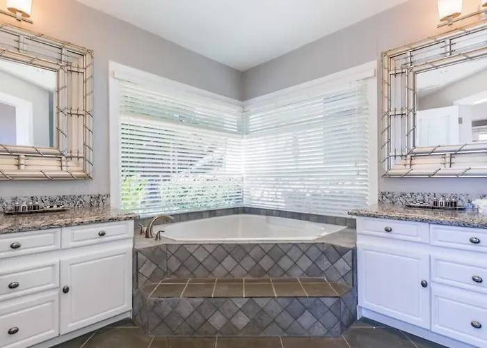 Luxury Five-bedroom Oasis In With A Private Pool And Stylish Decor