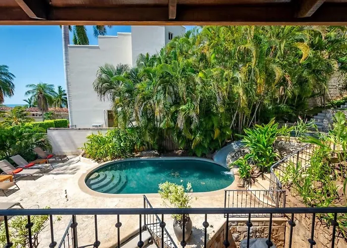 Luxury Five-bedroom Oasis In With A Private Pool And Stylish Decor Playa Flamingo