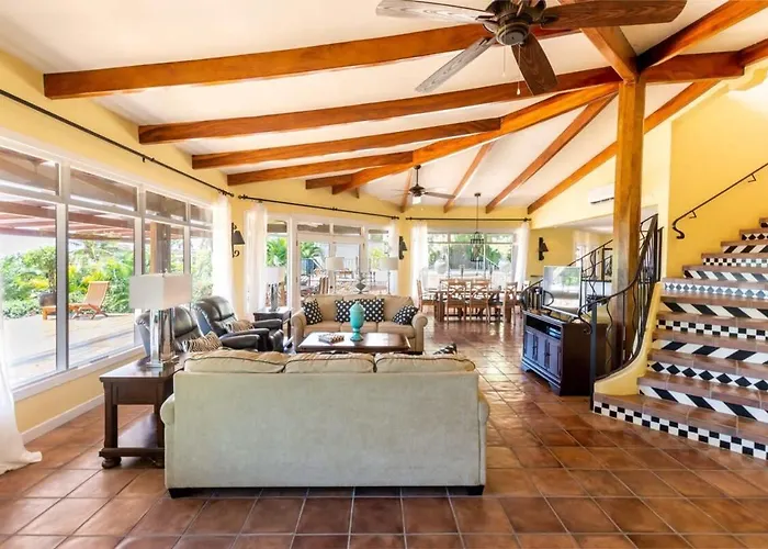 Luxury Five-bedroom Oasis In With A Private Pool And Stylish Decor Сasa de vacaciones *