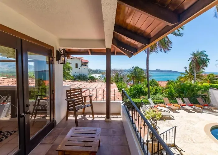 Сasa de vacaciones Luxury Five-bedroom Oasis In With A Private Pool And Stylish Decor *