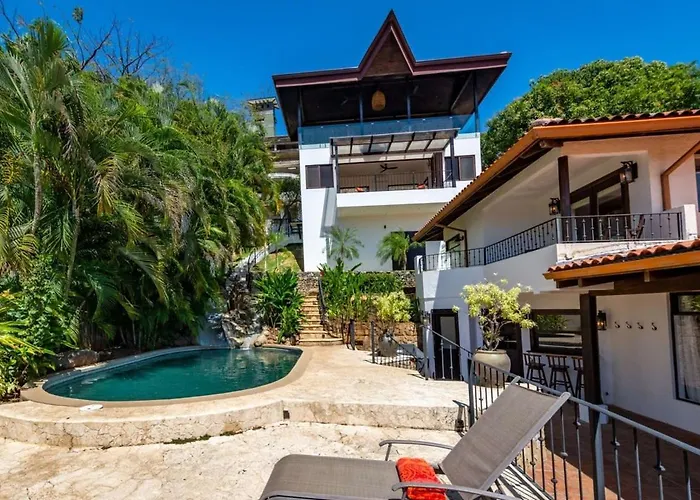 Luxury Five-bedroom Oasis In With A Private Pool And Stylish Decor Сasa de vacaciones *